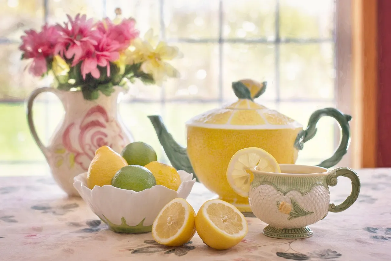 Tea Time with Lemons