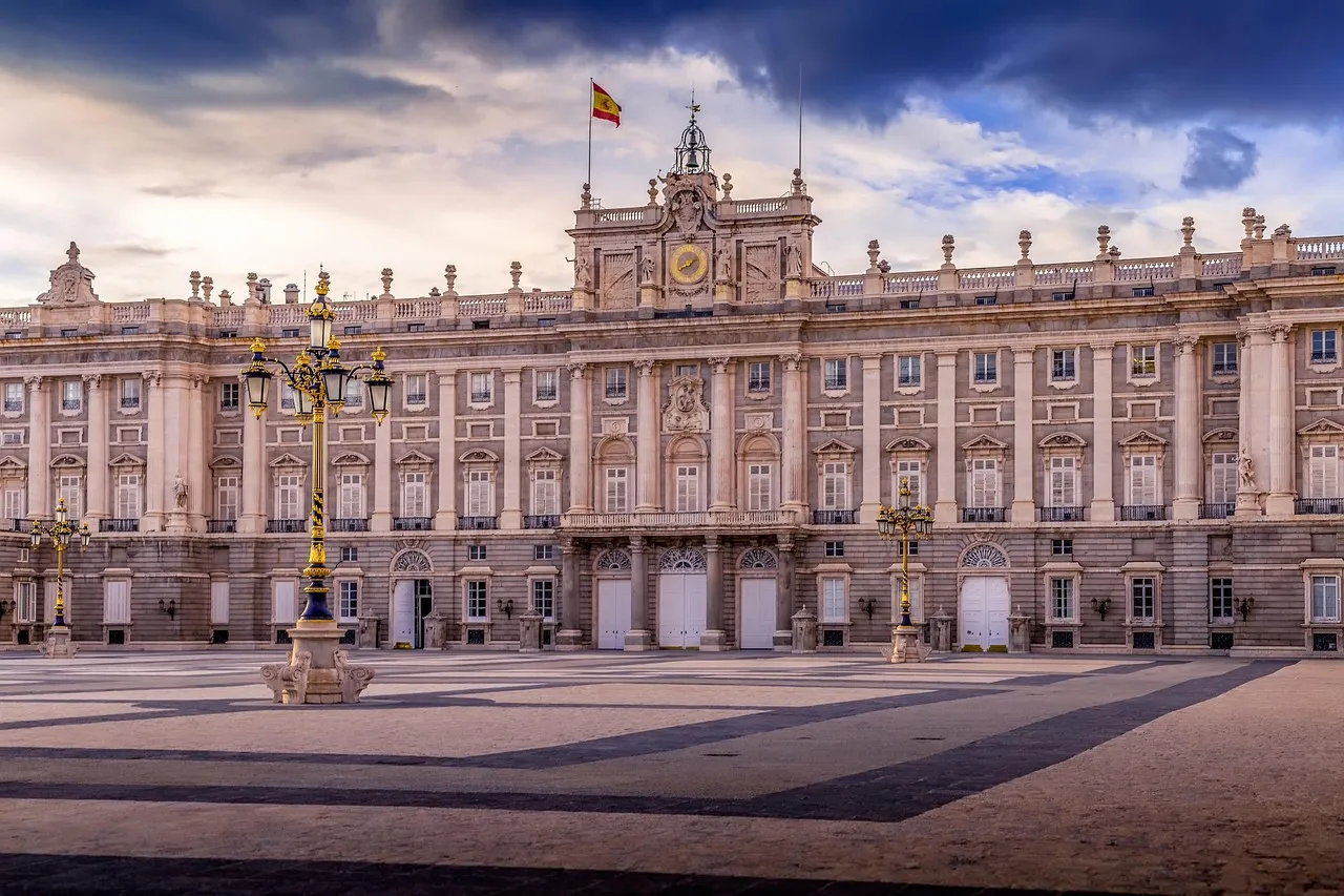 Royal Palace Square View
