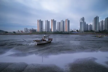 Jigsaw puzzle of Cityscape with boat and skyscrapers