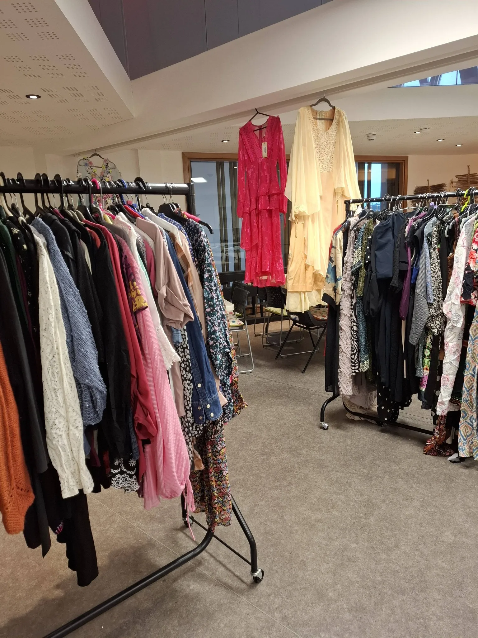 Sale rail