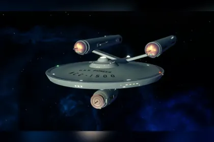 pioneer class starship from star trek jigsaw puzzle