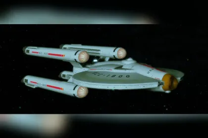 Gemini-class Temporal Cruiser/battleship from star trek jigsaw puzzle