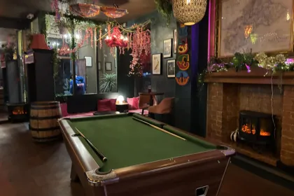 Gentleman's club jigsaw puzzle