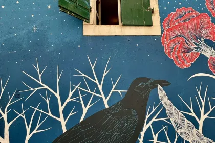 Black bird jigsaw puzzle