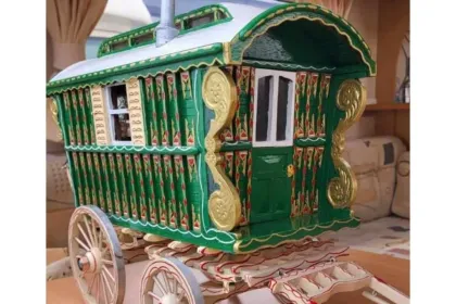 The green gypsy jigsaw puzzle